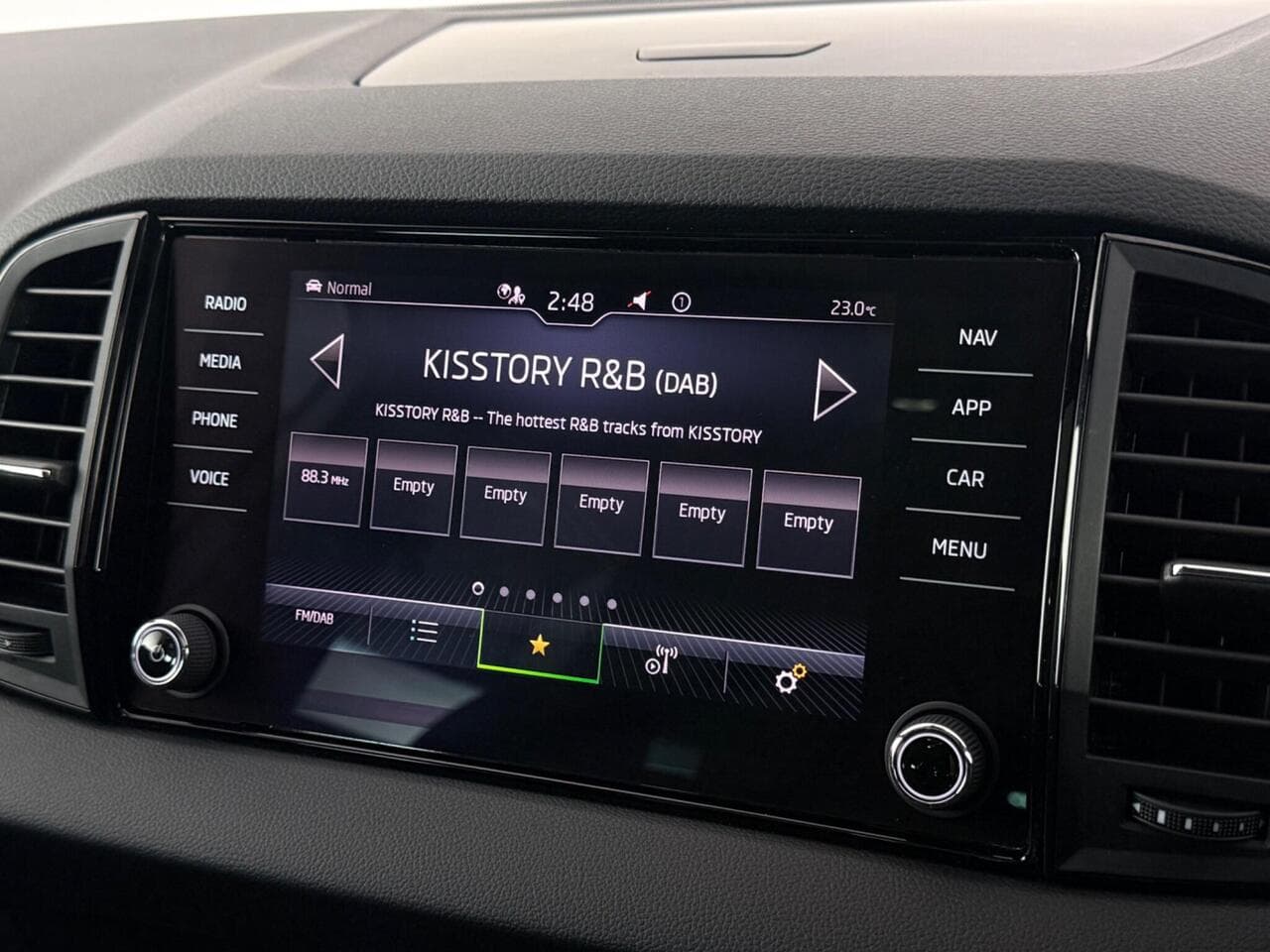 Skoda Karoq thumbnail Infotainment System