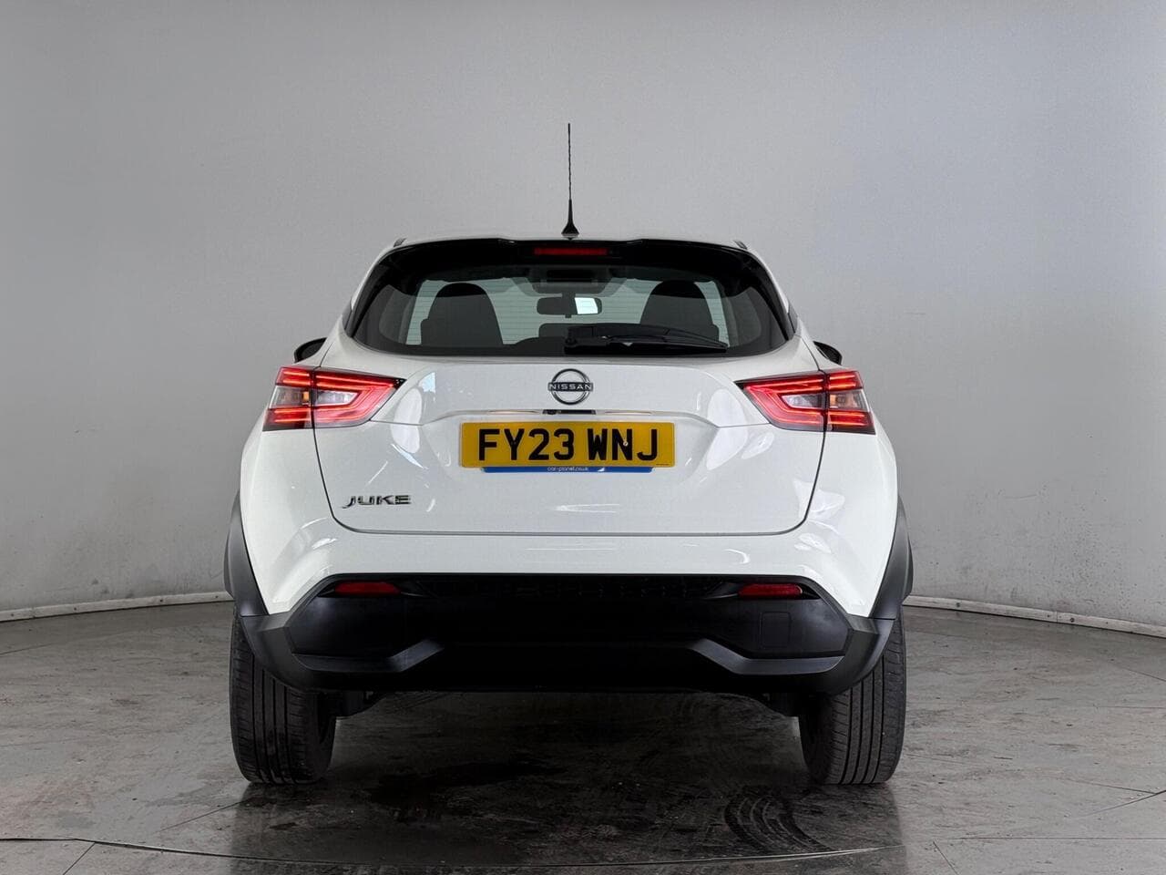 Nissan Juke thumbnail Rear