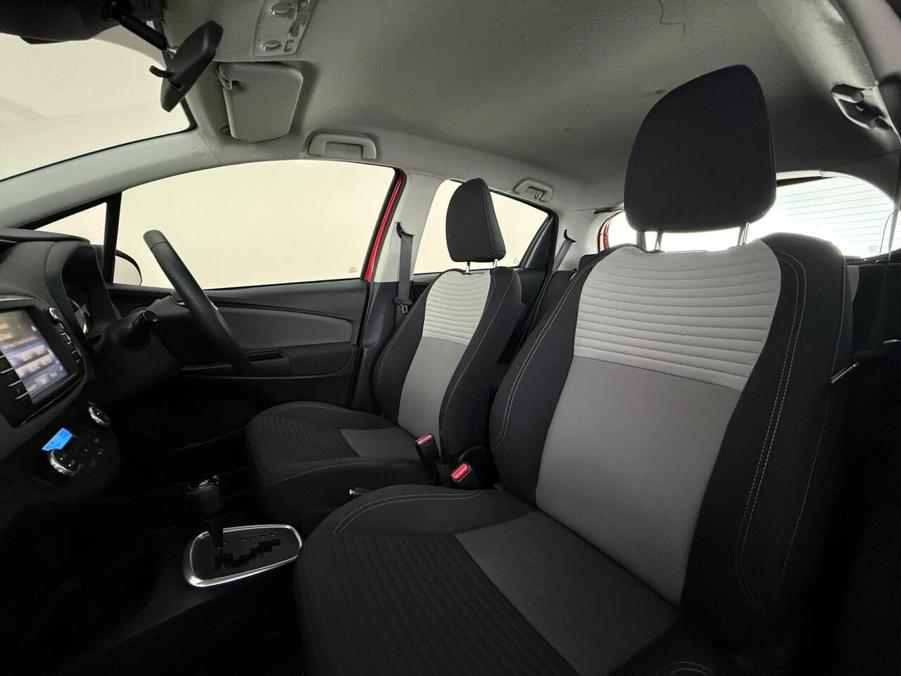 Toyota Yaris thumbnail Seat Front Passenger