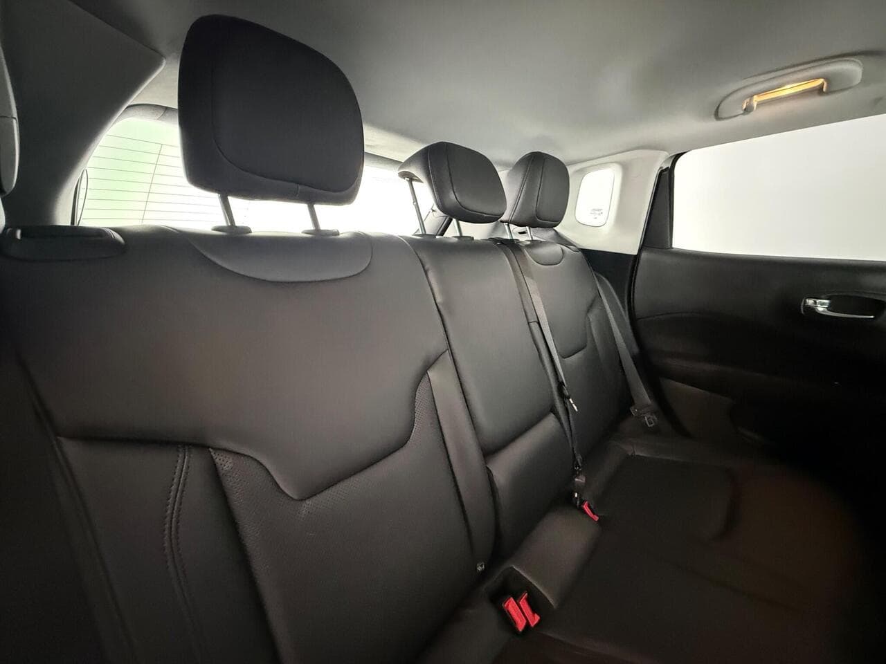 Jeep Compass thumbnail Seats Rear