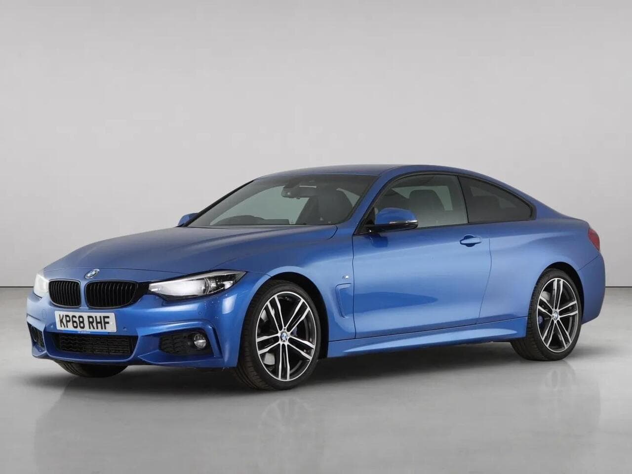 BMW 4 Series thumbnail Front Left