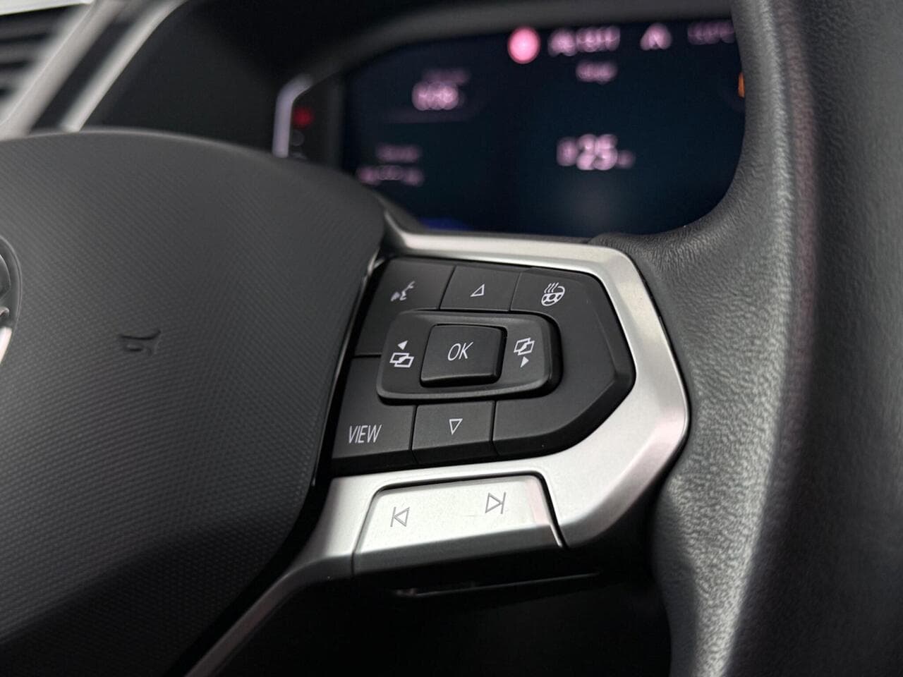 Volkswagen Tiguan thumbnail Misc Controls