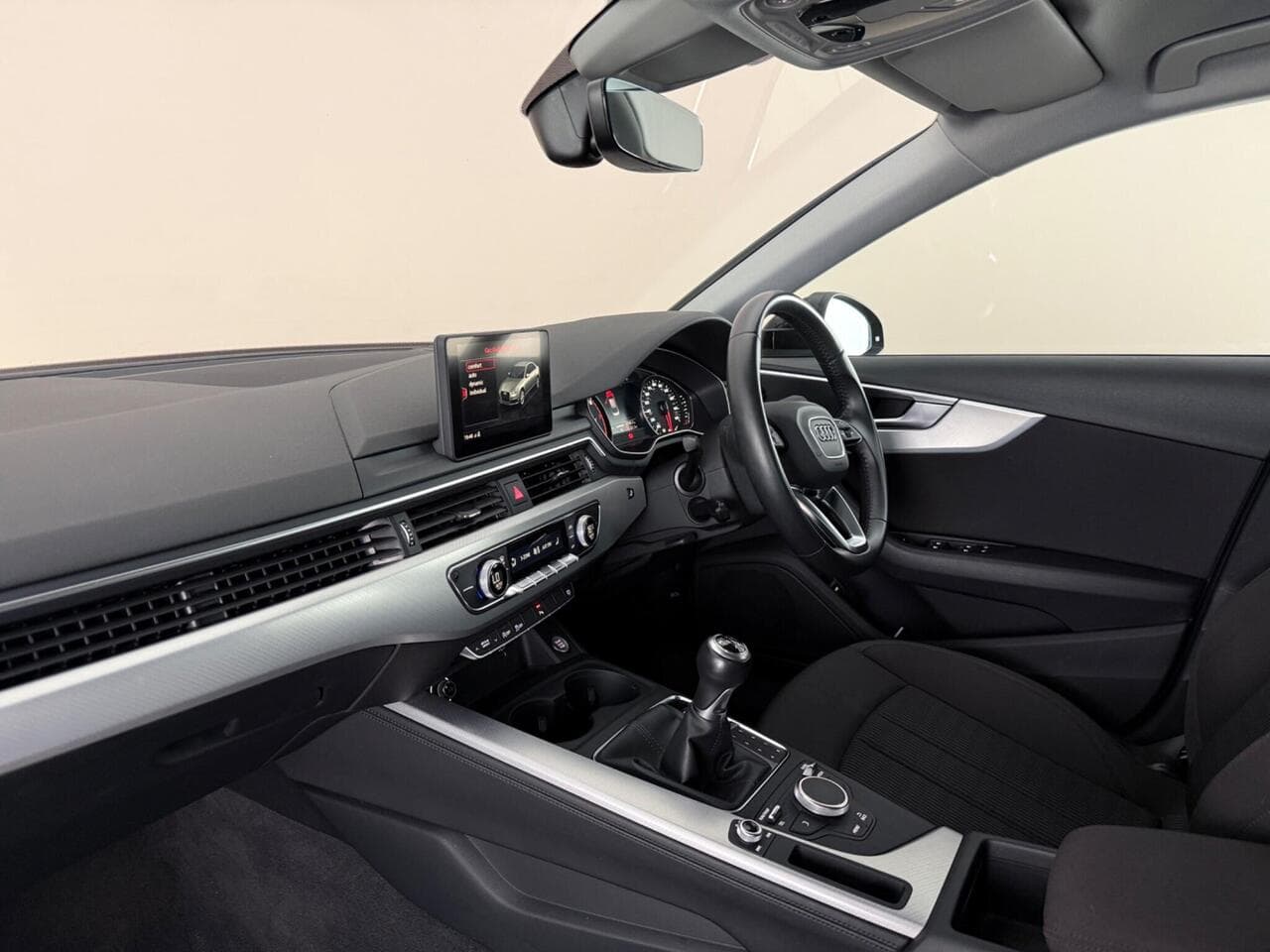 Audi A4 thumbnail Interior Front