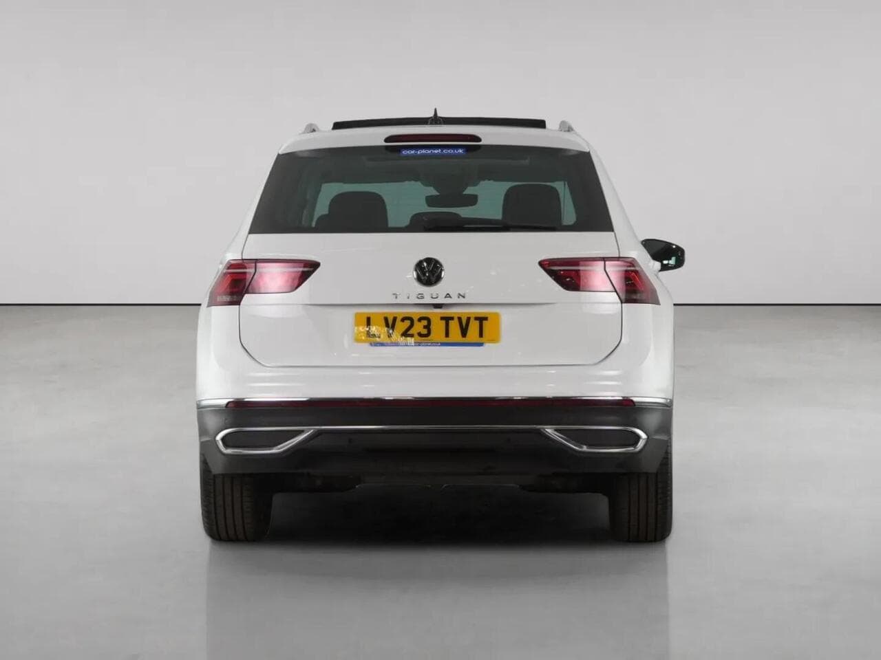 Volkswagen Tiguan thumbnail Rear