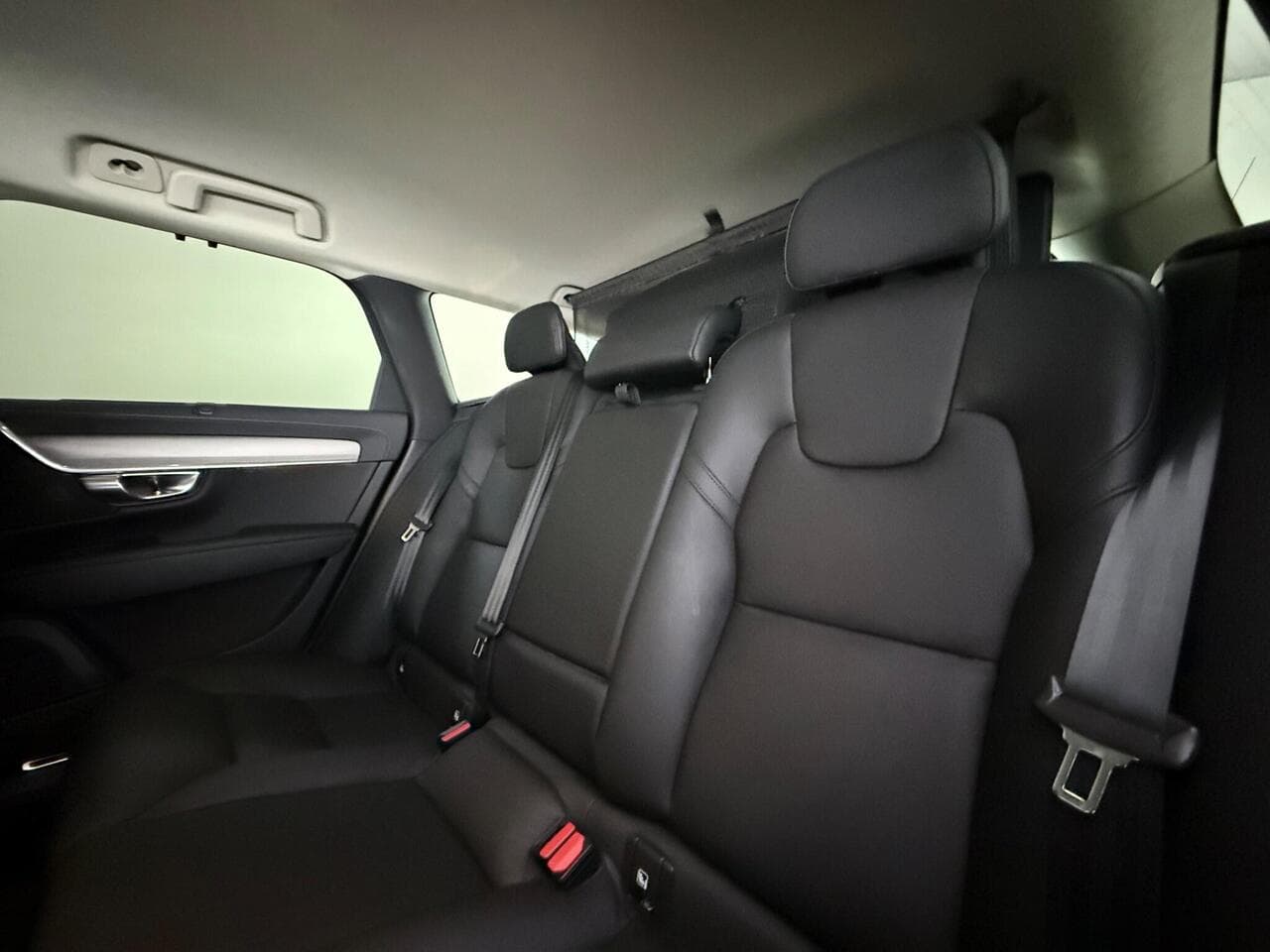 Volvo V90 thumbnail Seats Rear