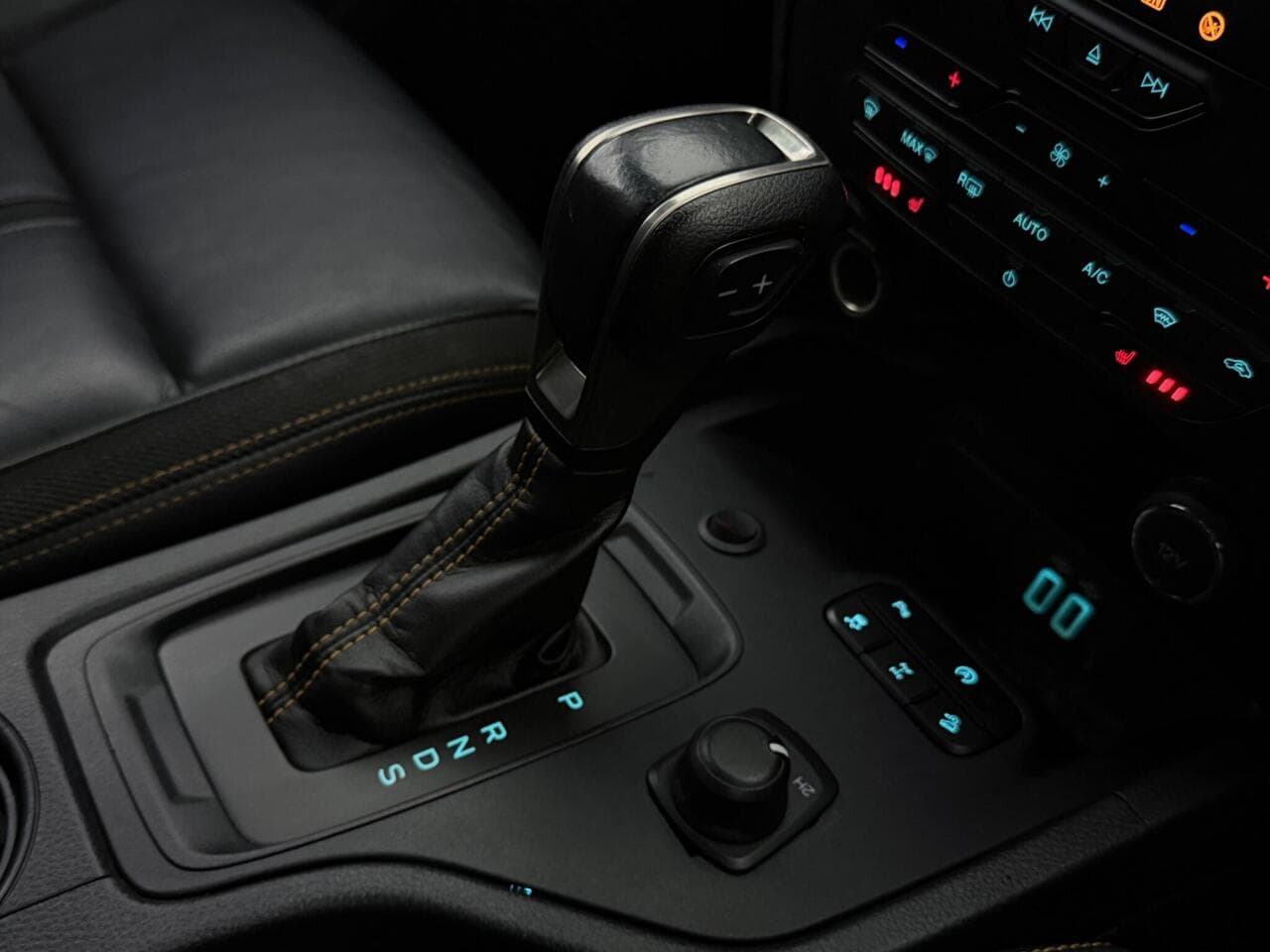 Ford Ranger thumbnail Interior Front
