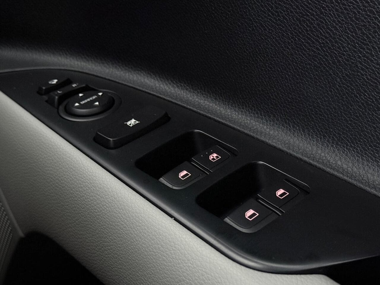 Kia Stonic thumbnail Misc Controls