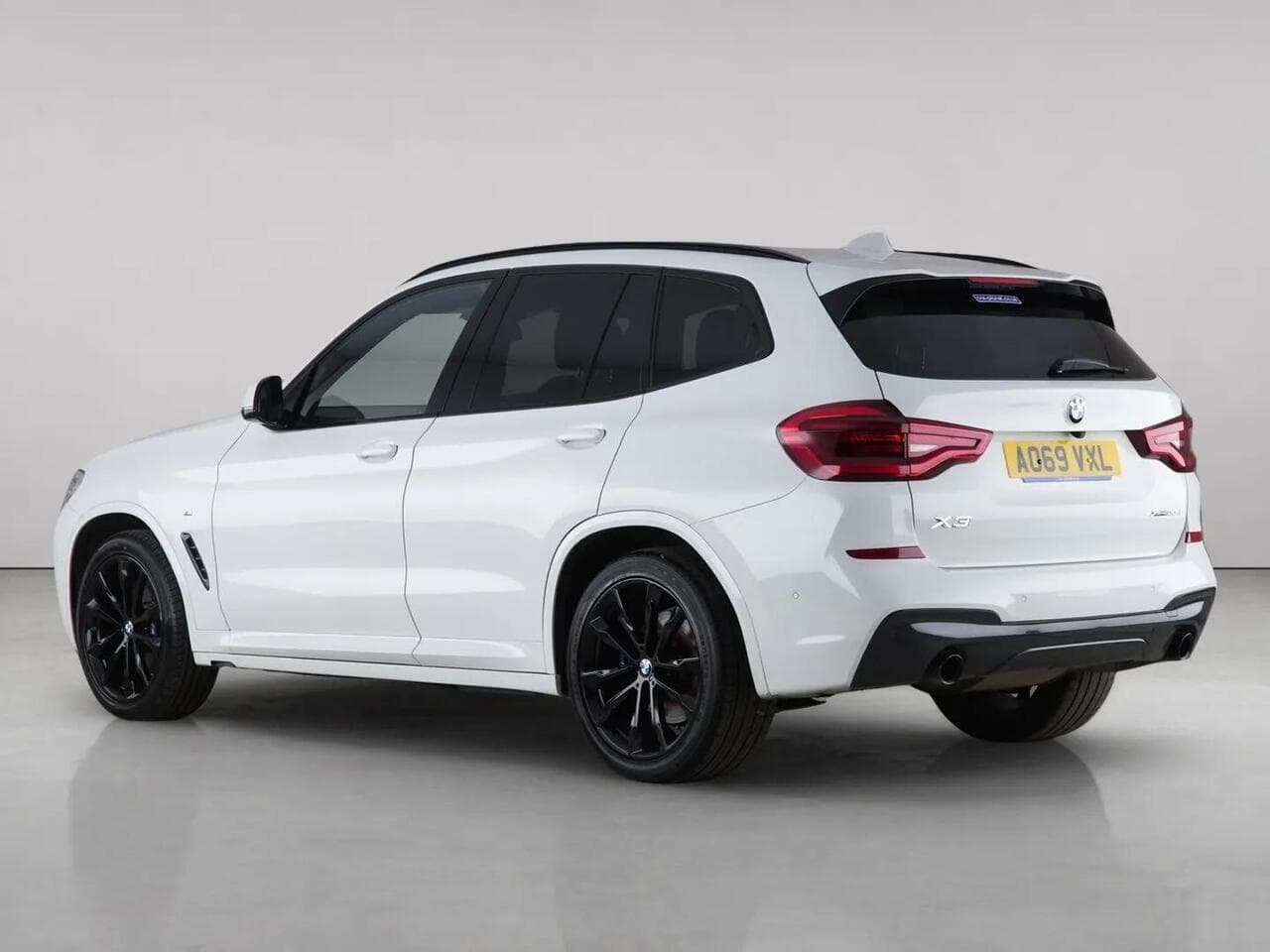 BMW X3 thumbnail Rear Left