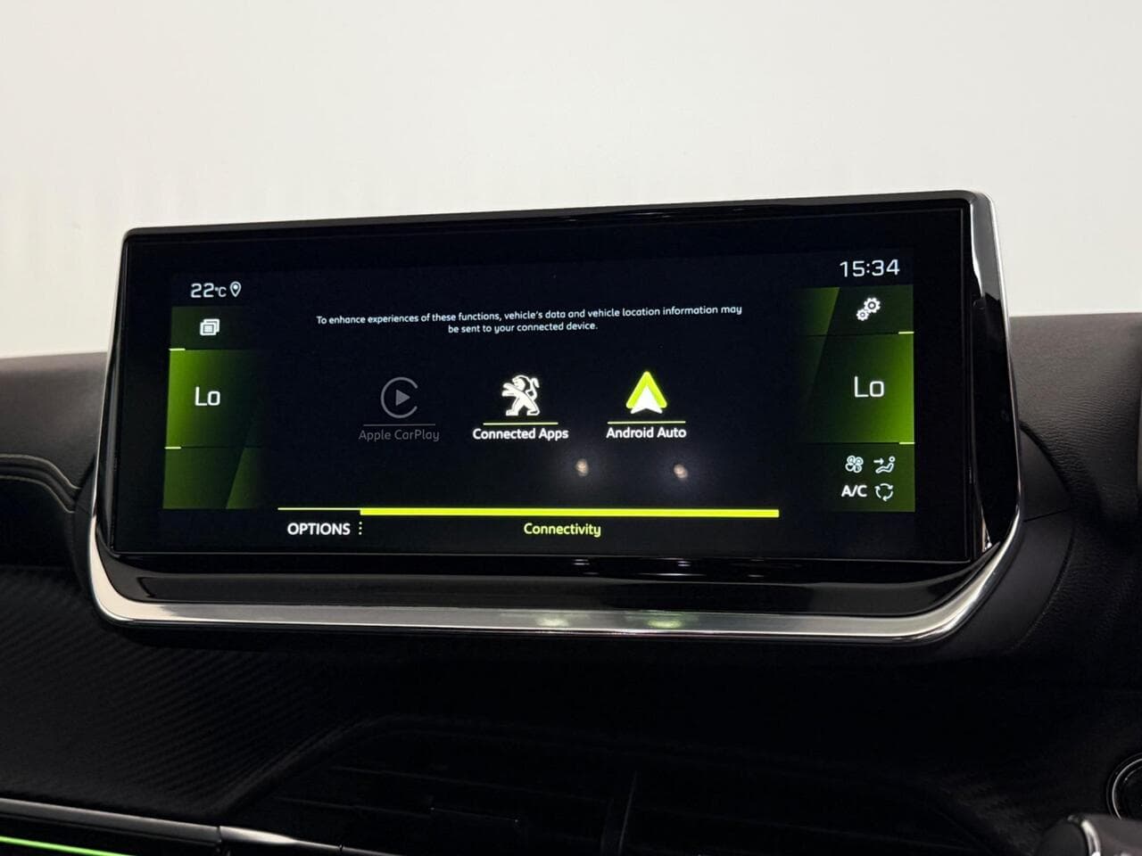 Peugeot 208 thumbnail Infotainment System