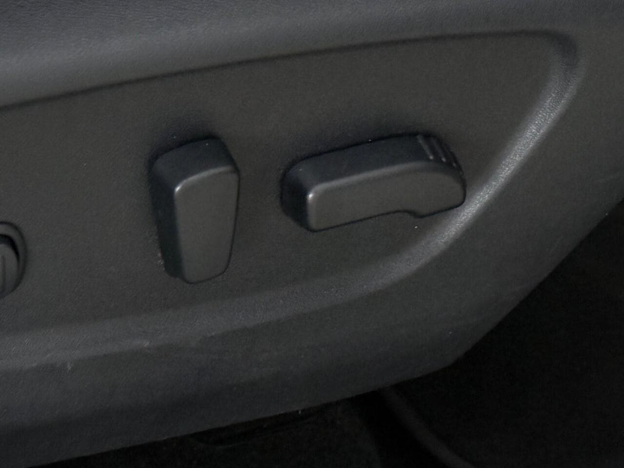 Nissan X-Trail thumbnail Misc Controls