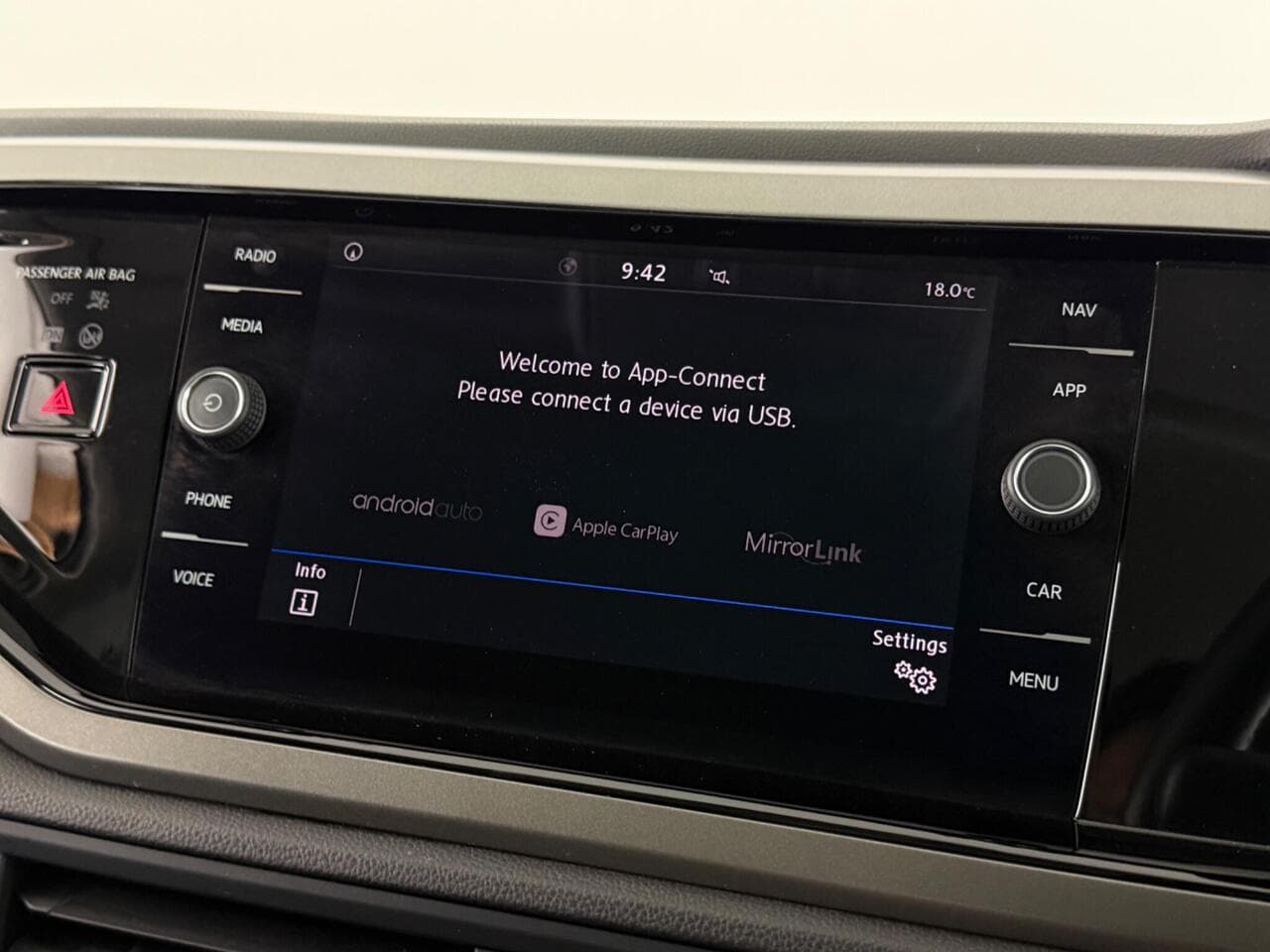 Volkswagen Polo thumbnail Infotainment System