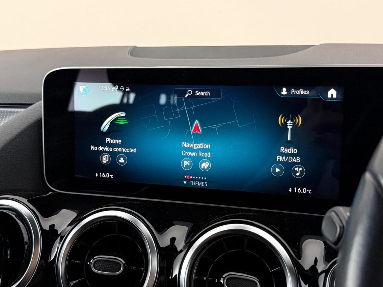 Mercedes-Benz GLA thumbnail Infotainment System