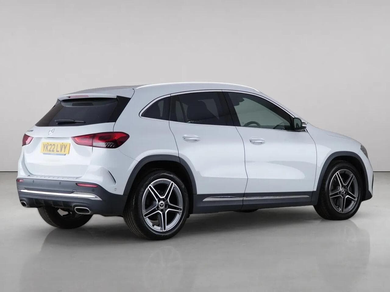 Mercedes-Benz GLA thumbnail Rear Right