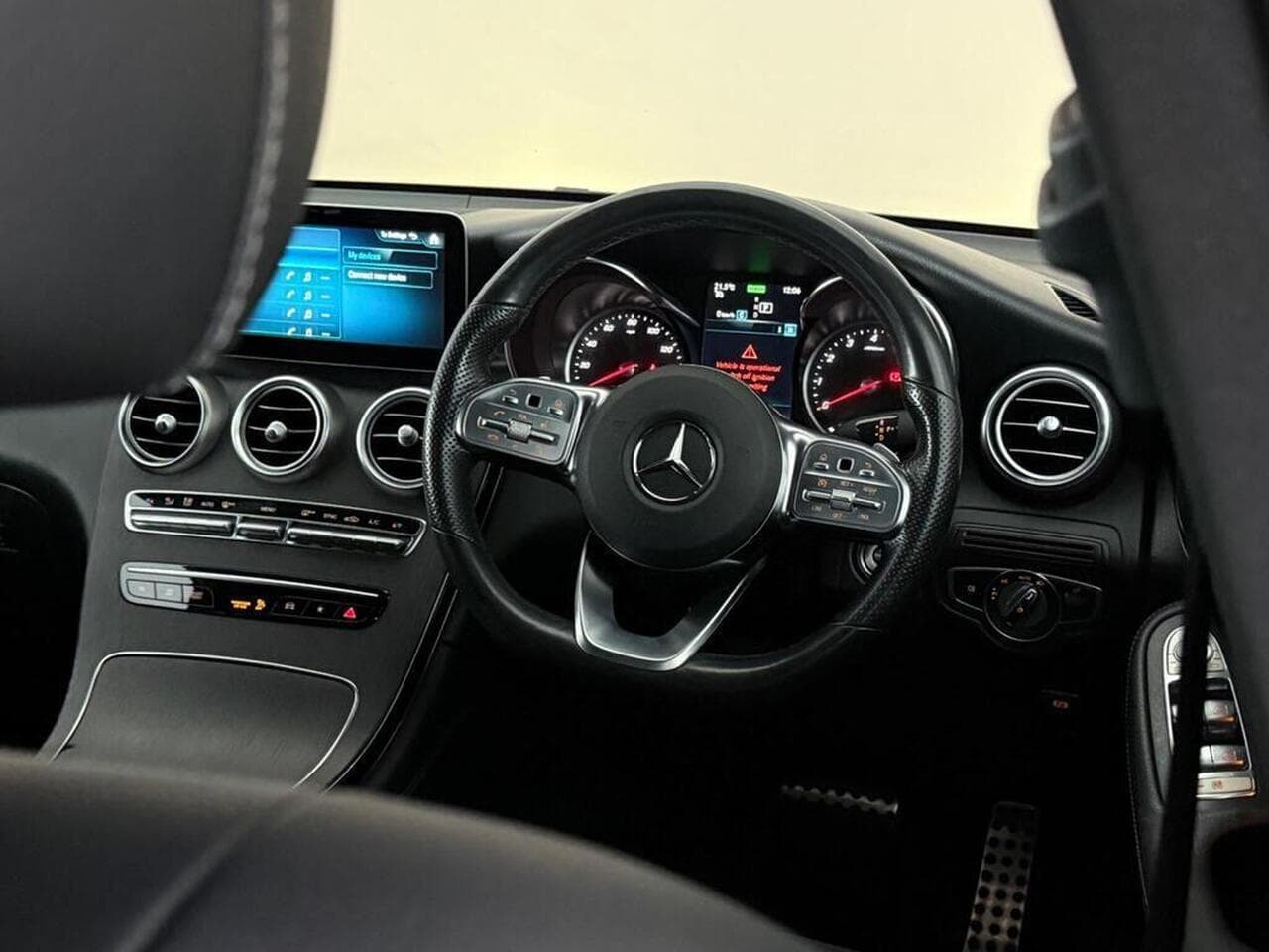 Mercedes-Benz GLC thumbnail Interior Front