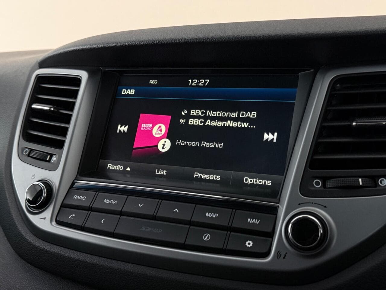 Hyundai TUCSON thumbnail Infotainment System