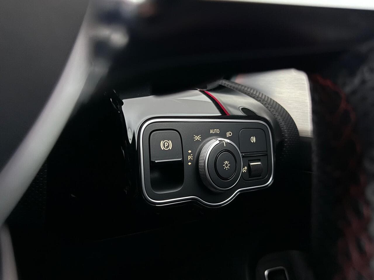 Mercedes-Benz CLA thumbnail Misc Controls