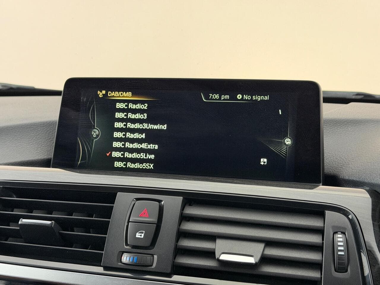 BMW 4 Series Gran Coupe thumbnail Infotainment System