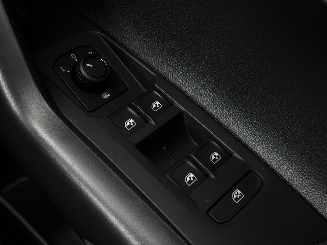 Volkswagen Polo thumbnail Misc Controls
