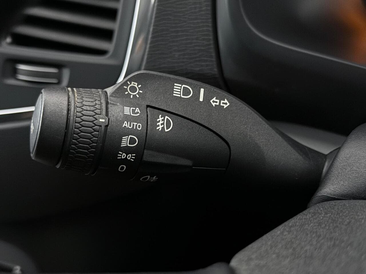 Volvo XC90 thumbnail Misc Controls