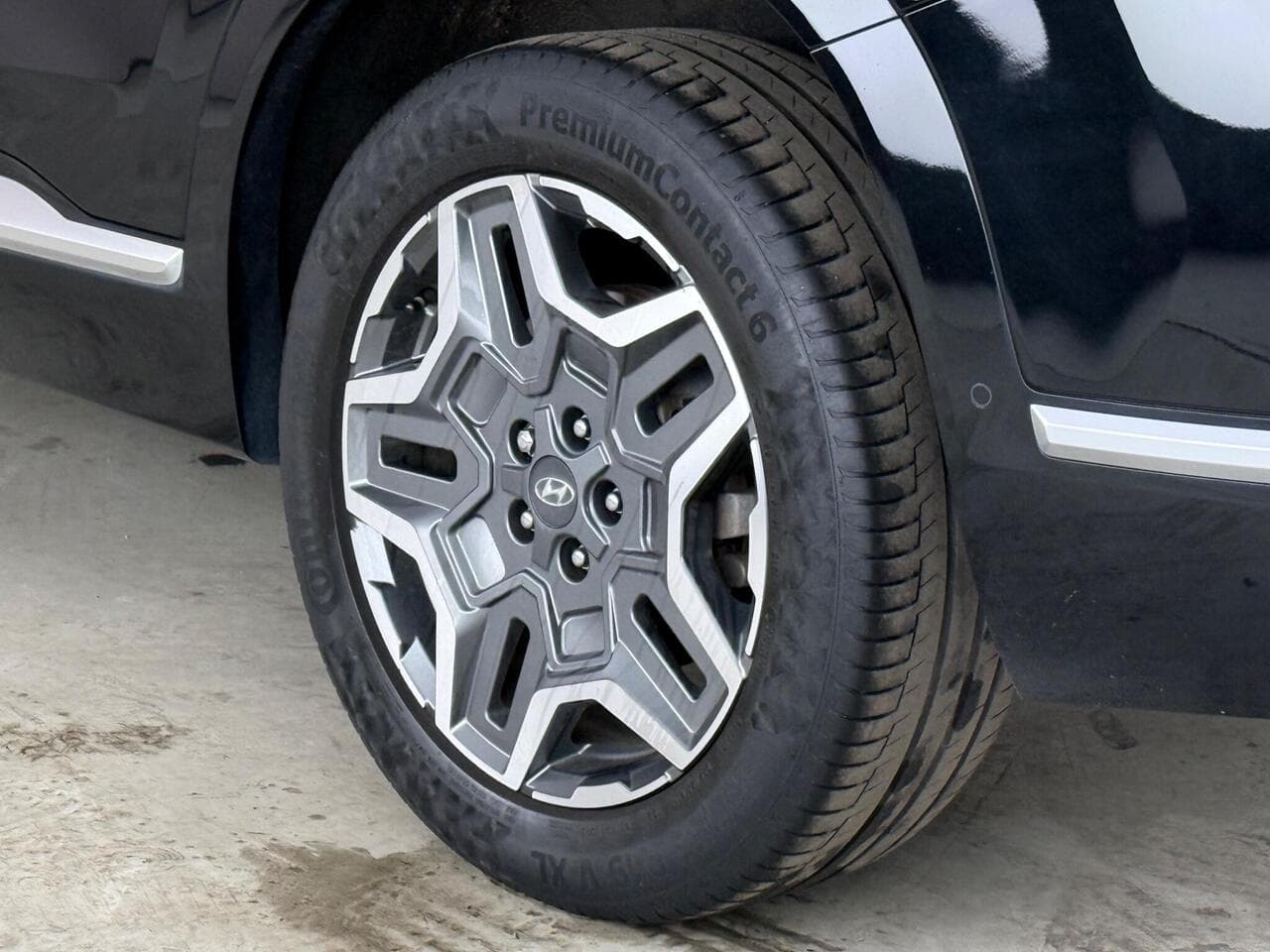 Hyundai Santa Fe thumbnail Wheel