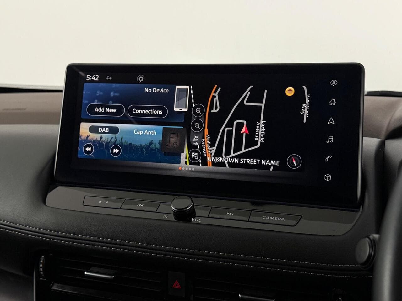 Nissan X-Trail thumbnail Infotainment System