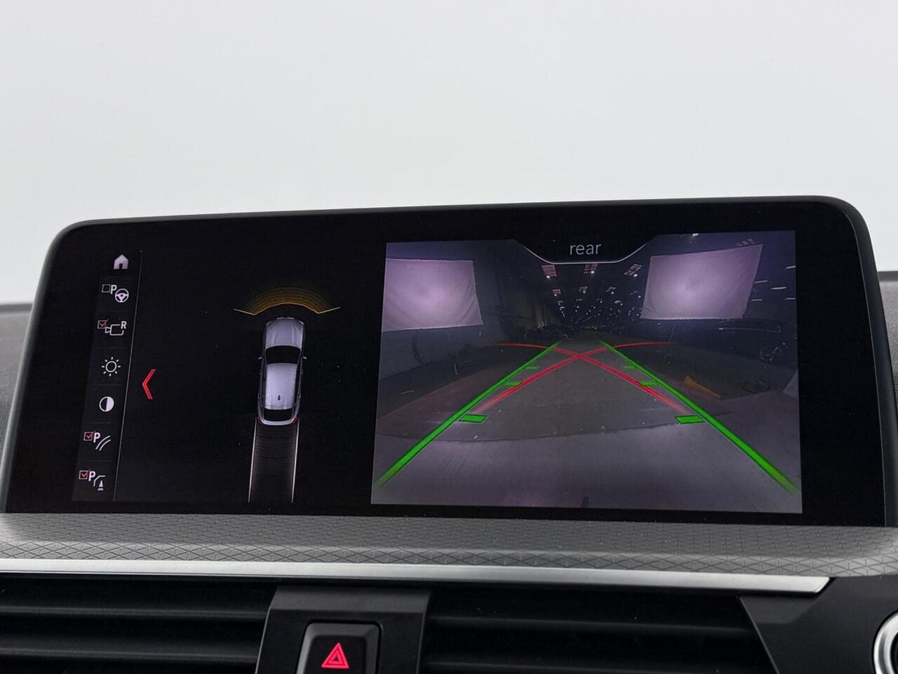 BMW X4 thumbnail Infotainment System