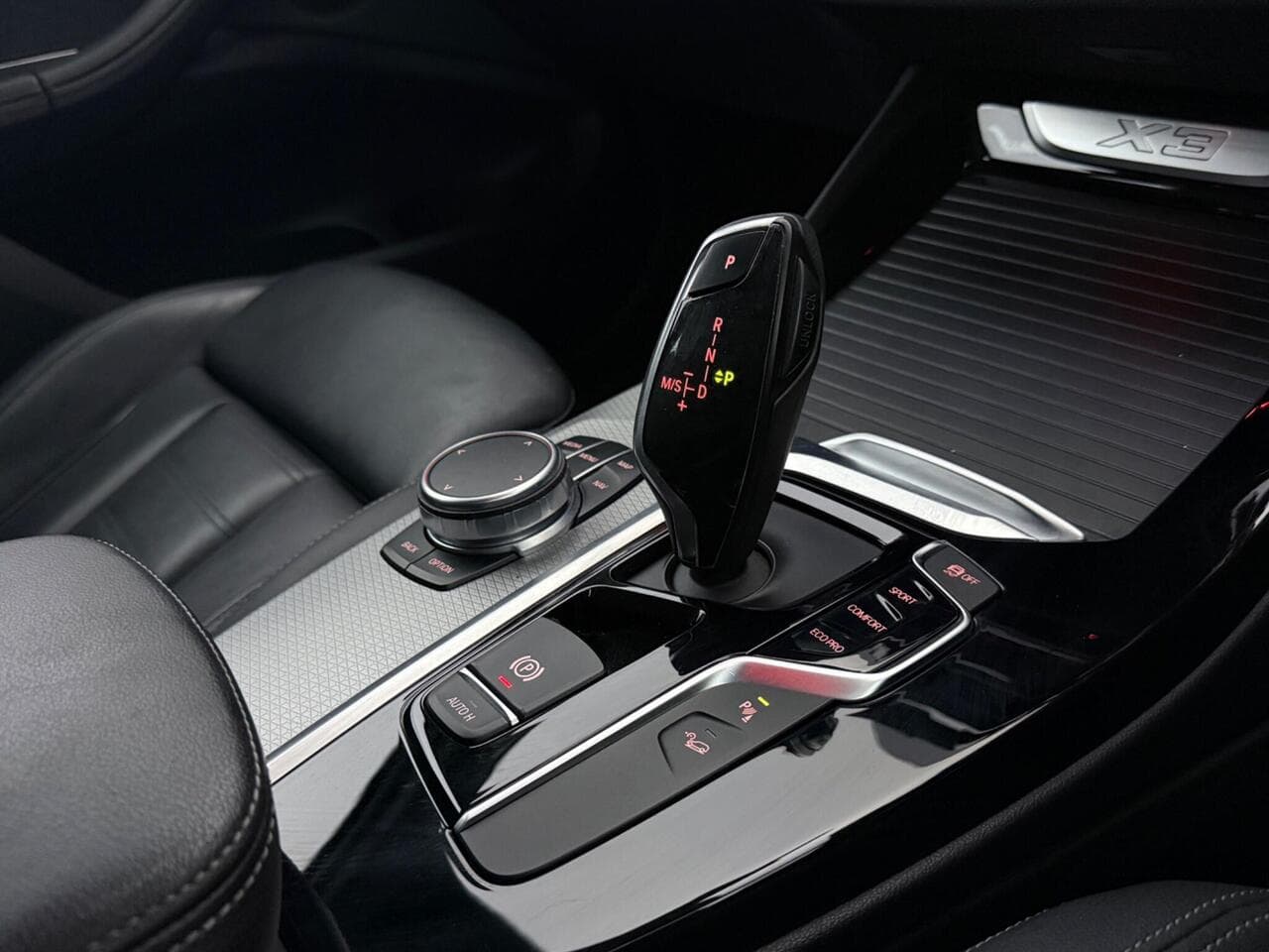 BMW X3 thumbnail Interior Front