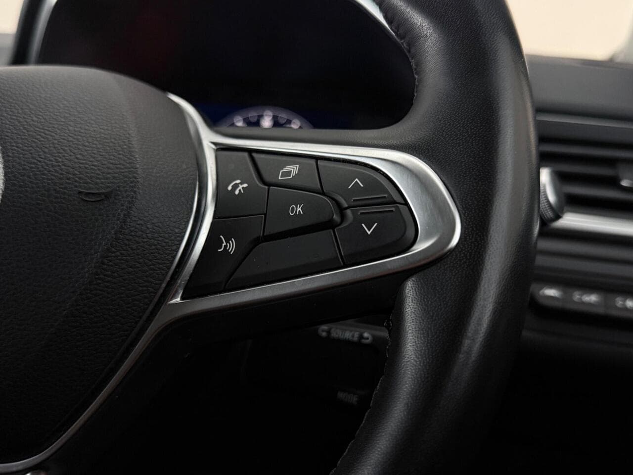 Renault Captur thumbnail Misc Controls