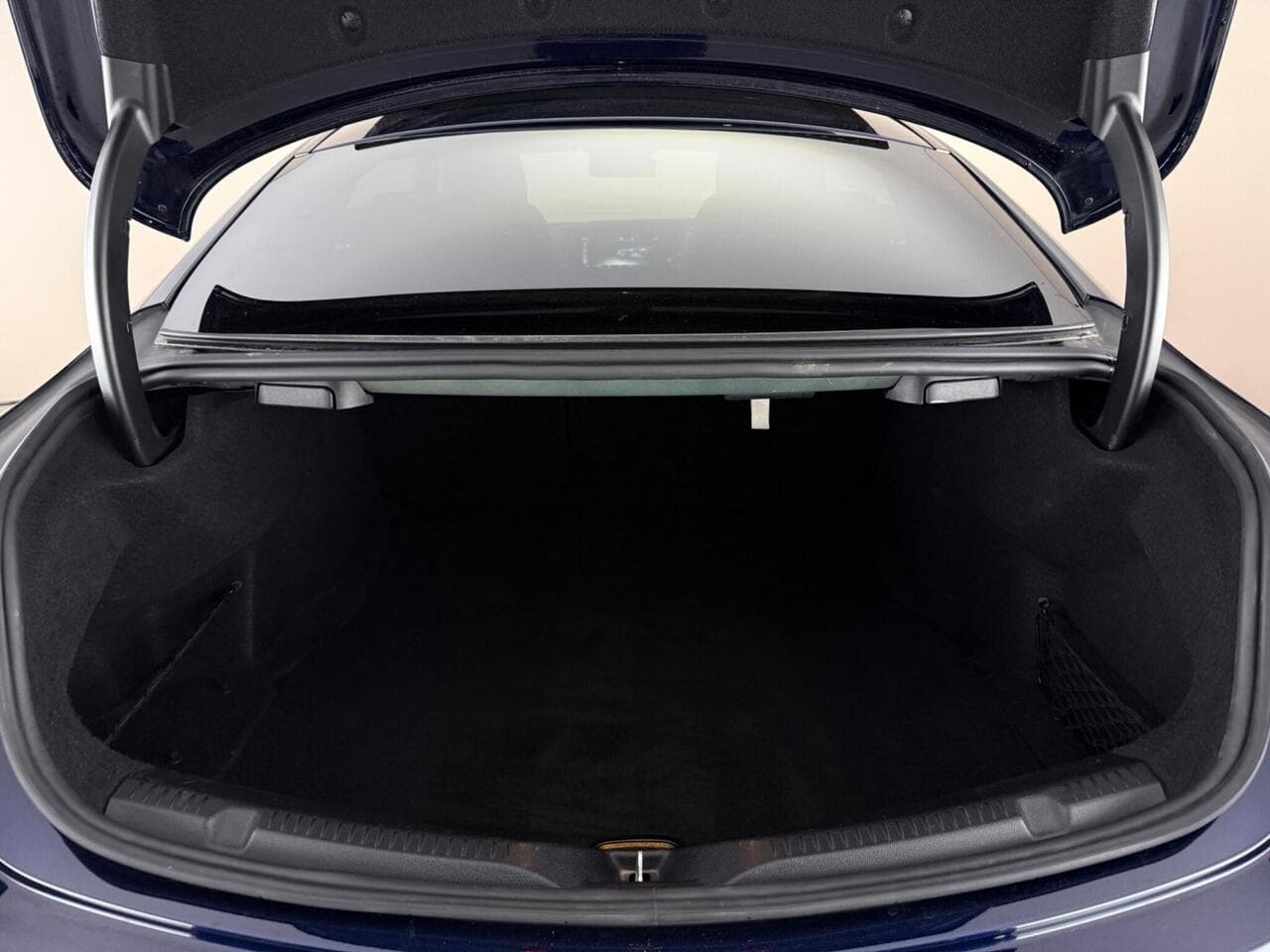 Mercedes-Benz E Class thumbnail Boot