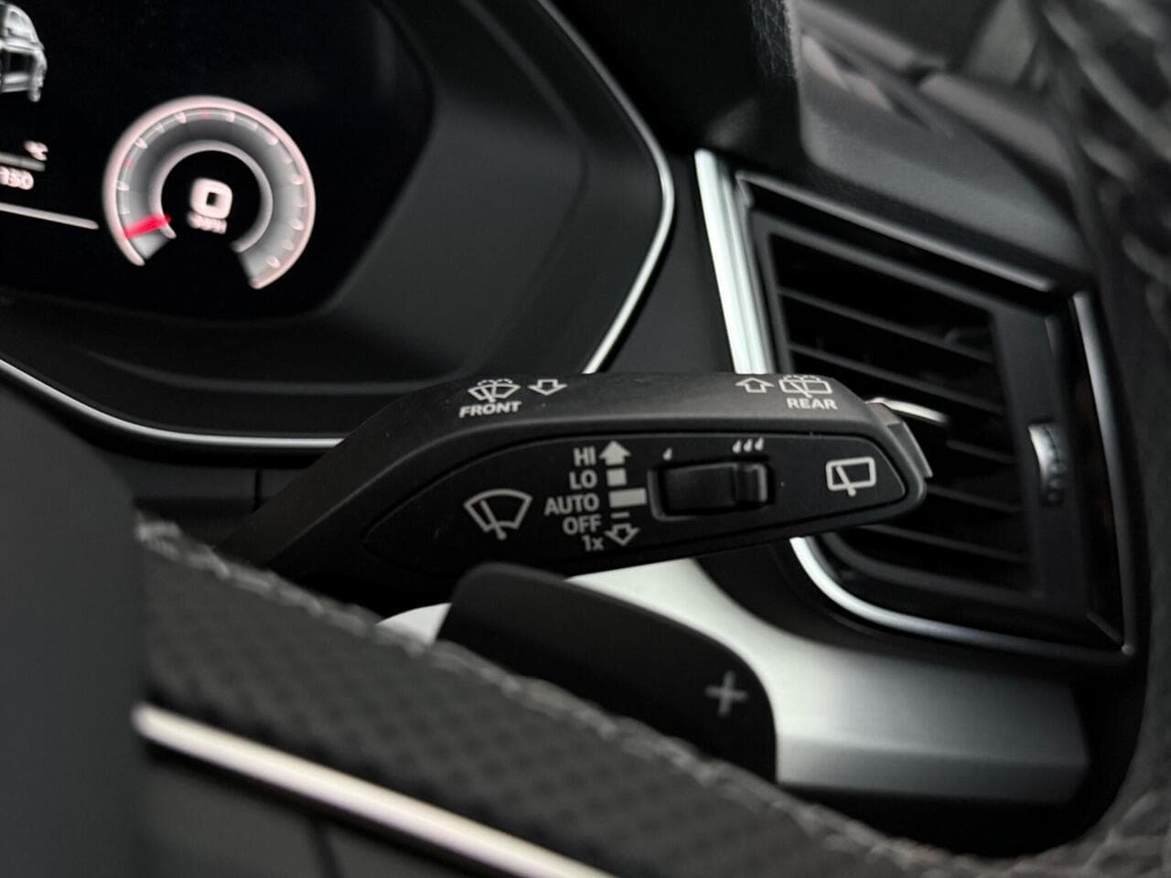 Audi Q5 thumbnail Misc Controls
