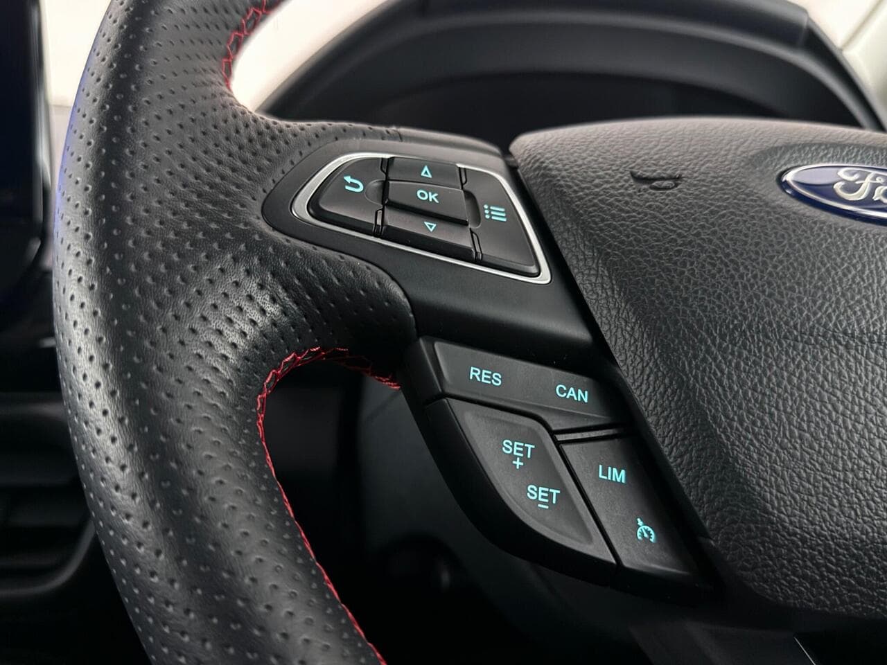 Ford EcoSport thumbnail Misc Controls