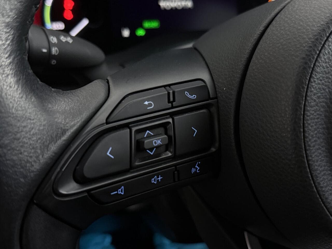 Toyota Yaris Cross thumbnail Misc Controls