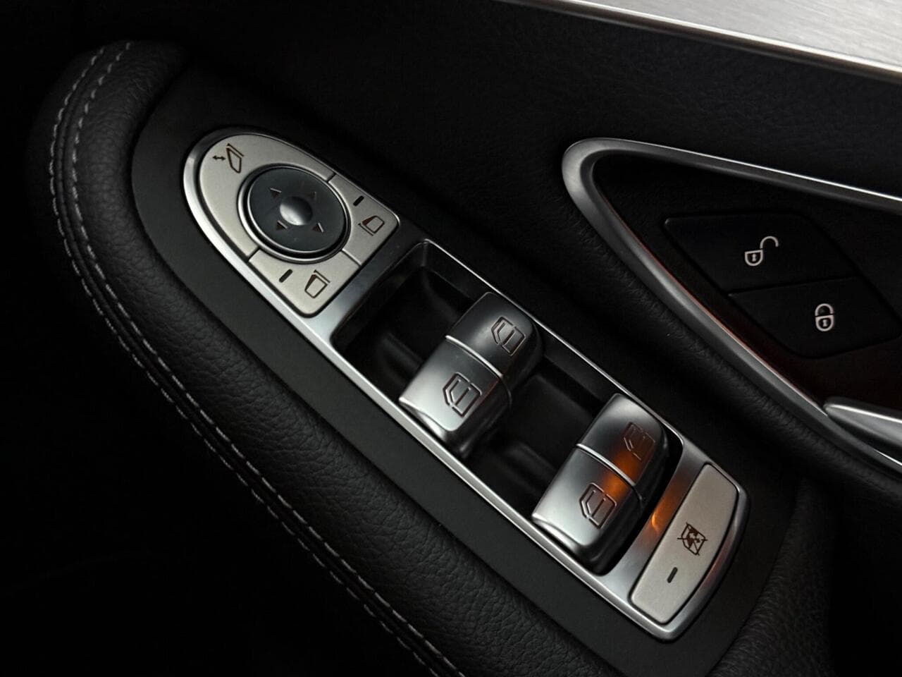 Mercedes-Benz C Class thumbnail Inconclusive