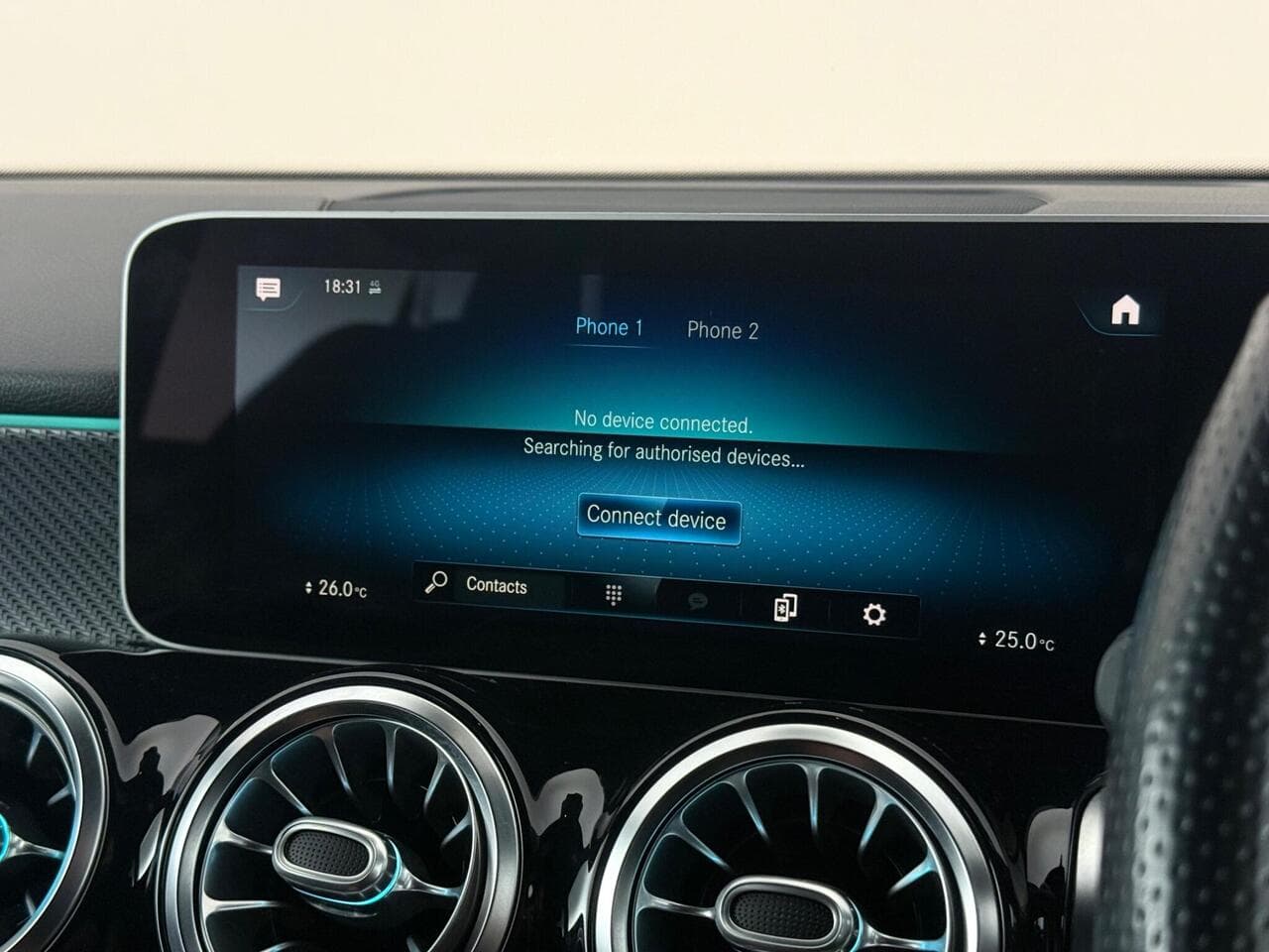 Mercedes-Benz GLB thumbnail Infotainment System