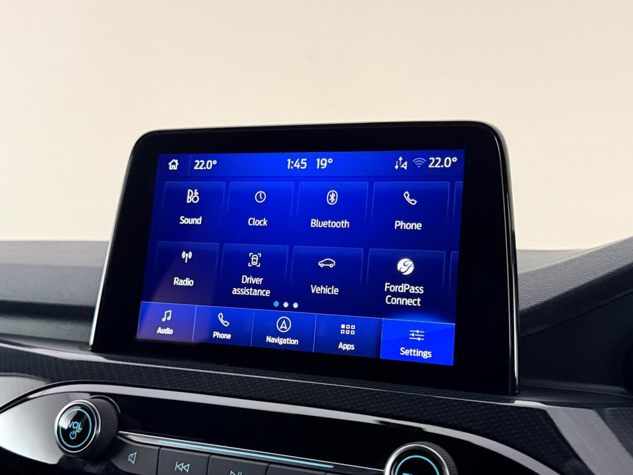 Ford Kuga thumbnail Infotainment System