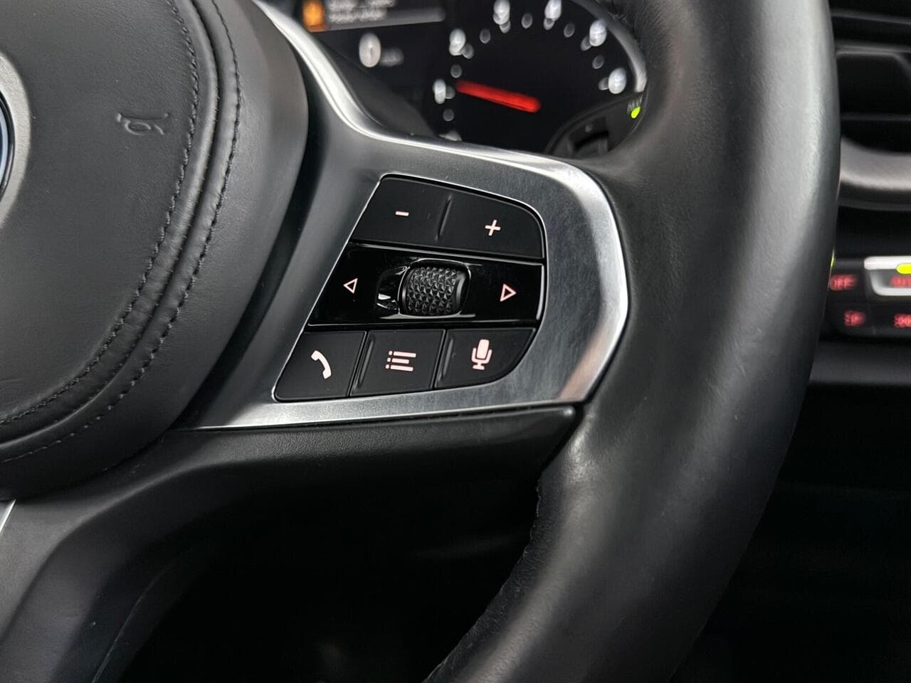 BMW 1 Series thumbnail Misc Controls
