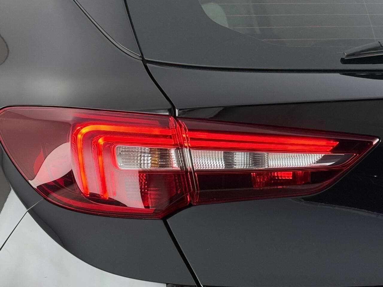 Vauxhall Grandland X thumbnail Lights Rear