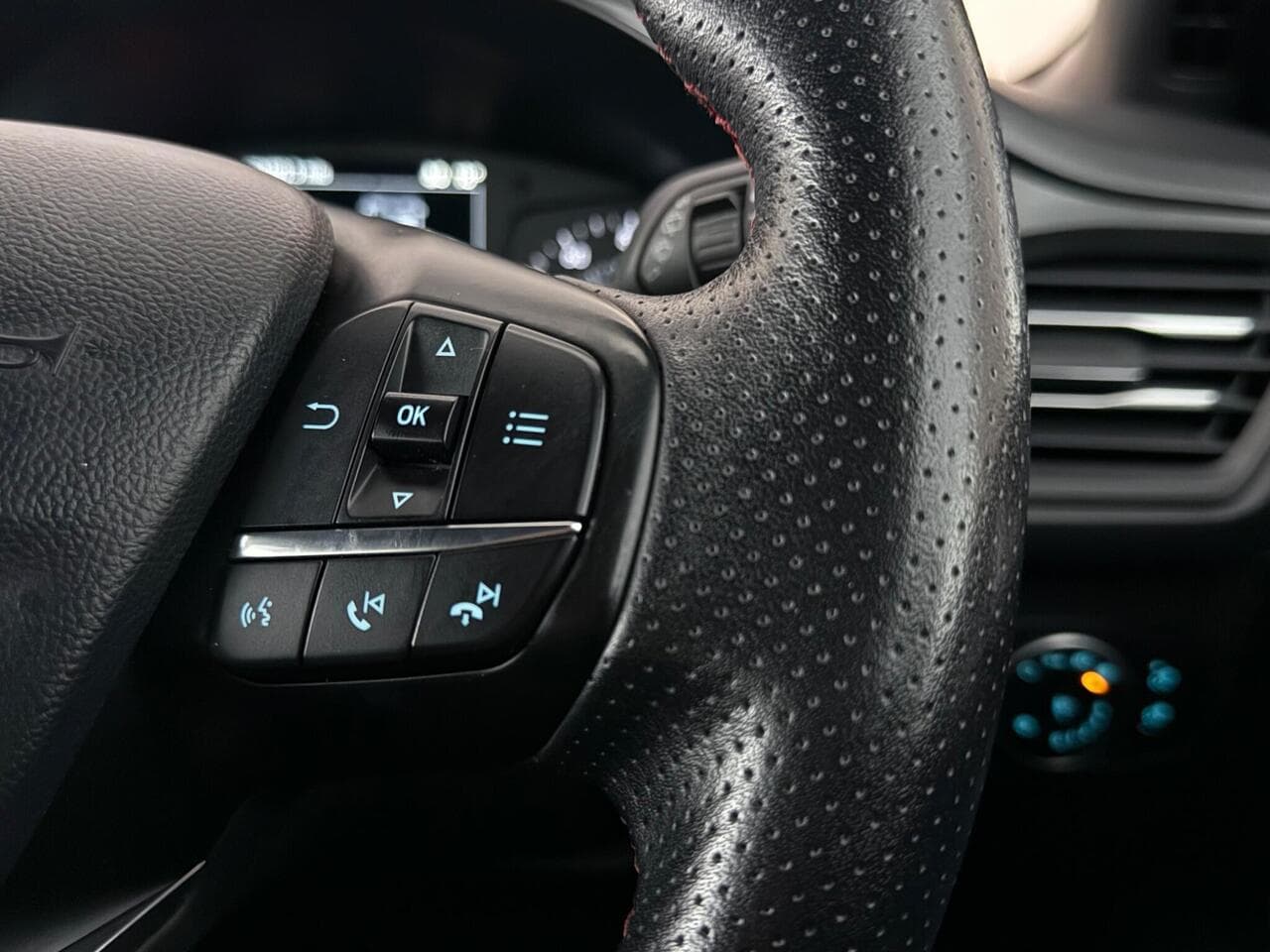 Ford Focus thumbnail Misc Controls