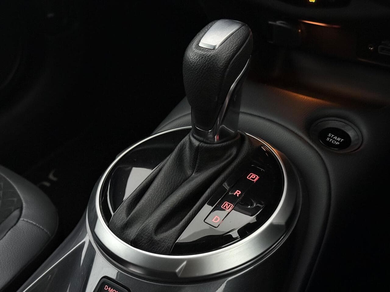Nissan Juke thumbnail Interior Front