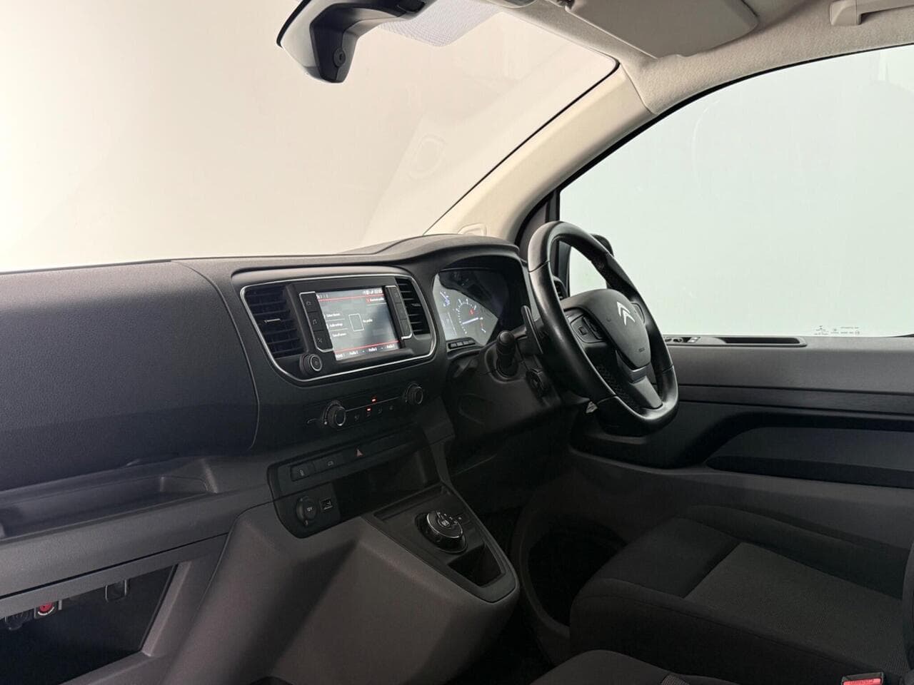 Citroen Dispatch thumbnail Interior Front