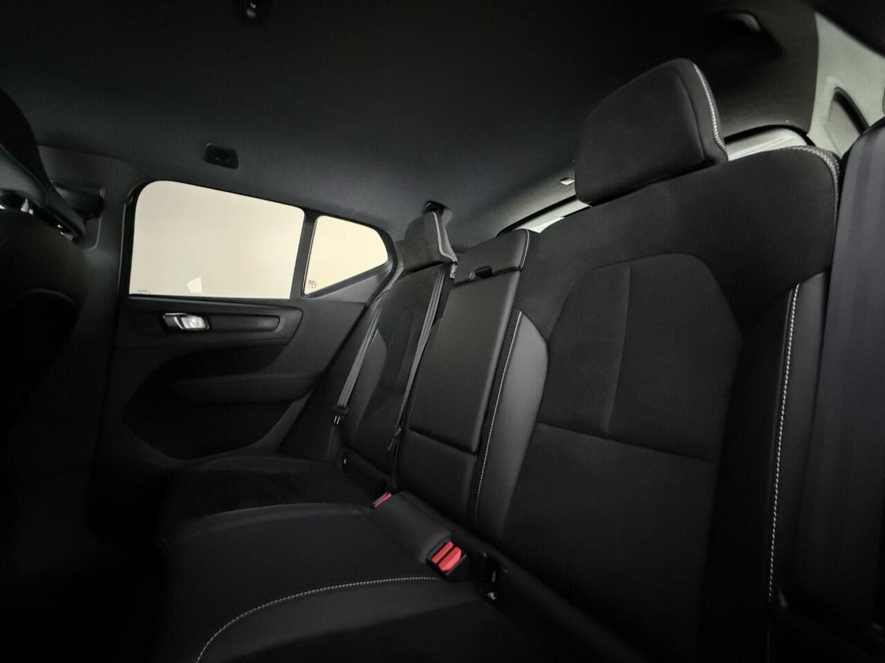 Volvo XC40 thumbnail Seats Rear