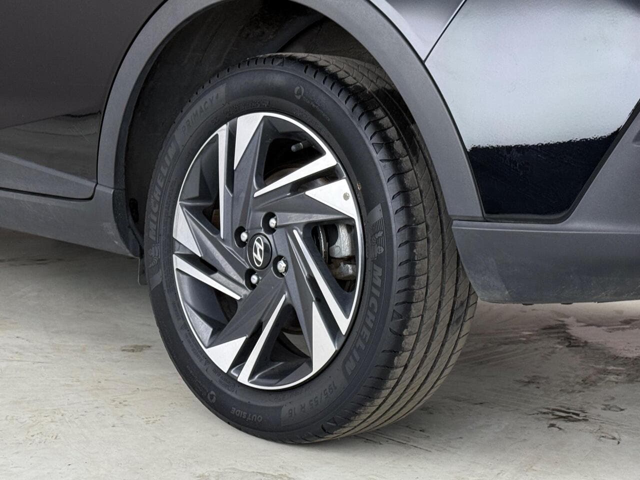 Hyundai BAYON thumbnail Wheel
