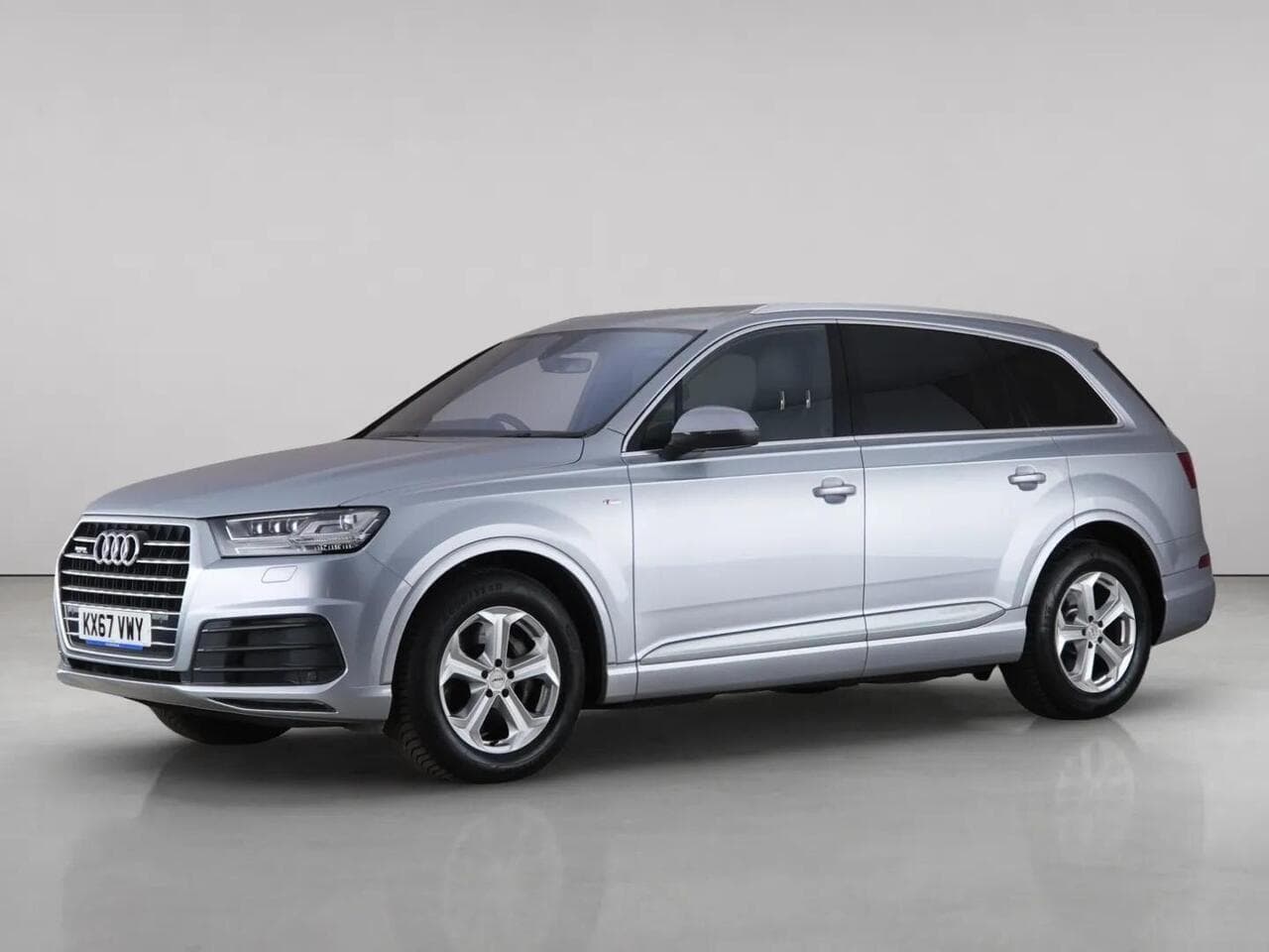 Audi Q7 thumbnail Front Left