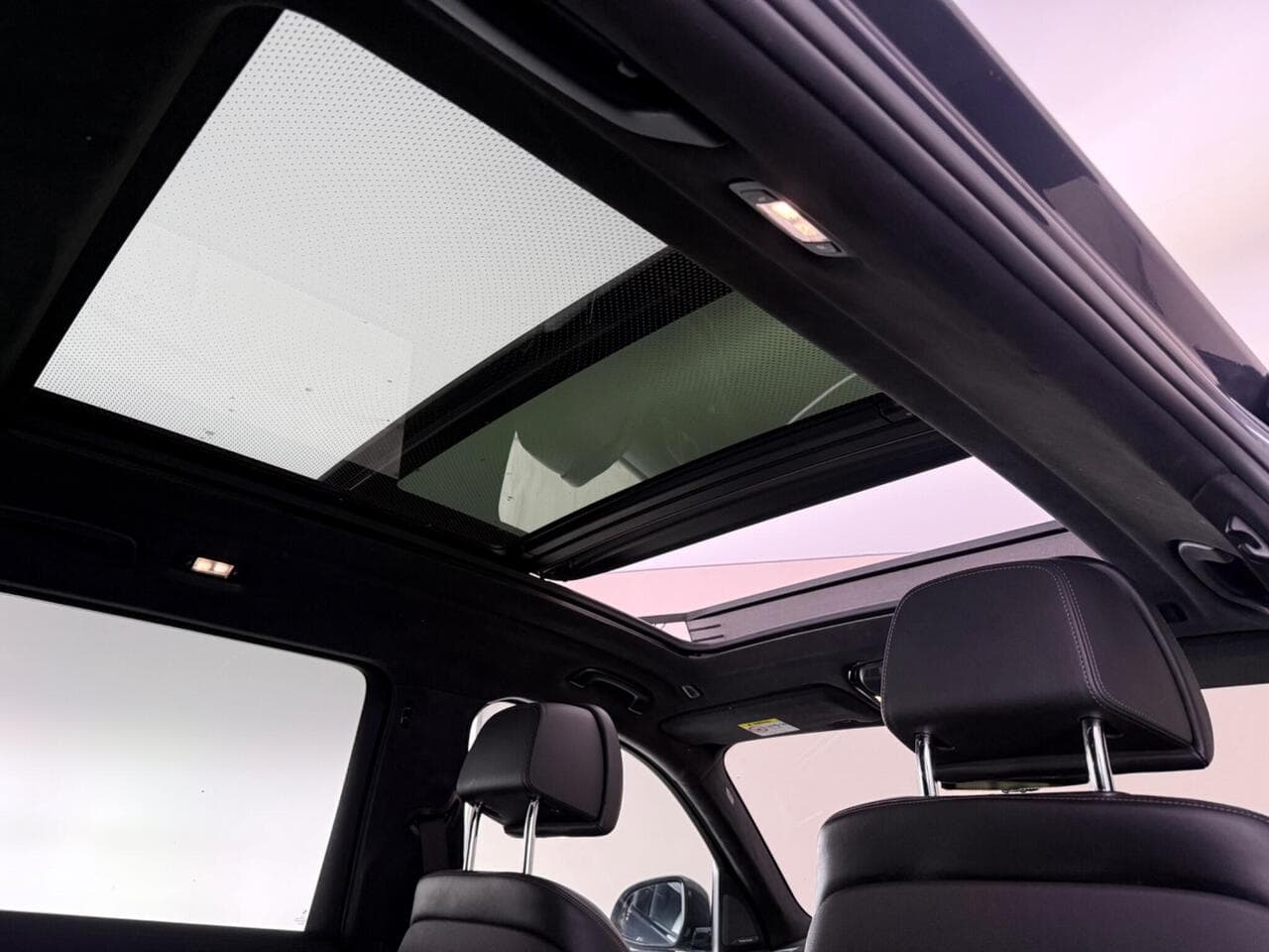 BMW X7 thumbnail Roof