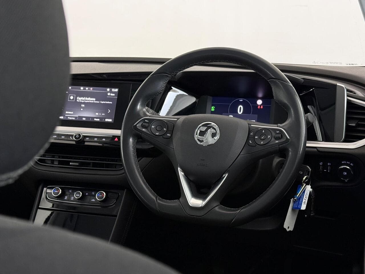 Vauxhall Grandland thumbnail Steering Wheel