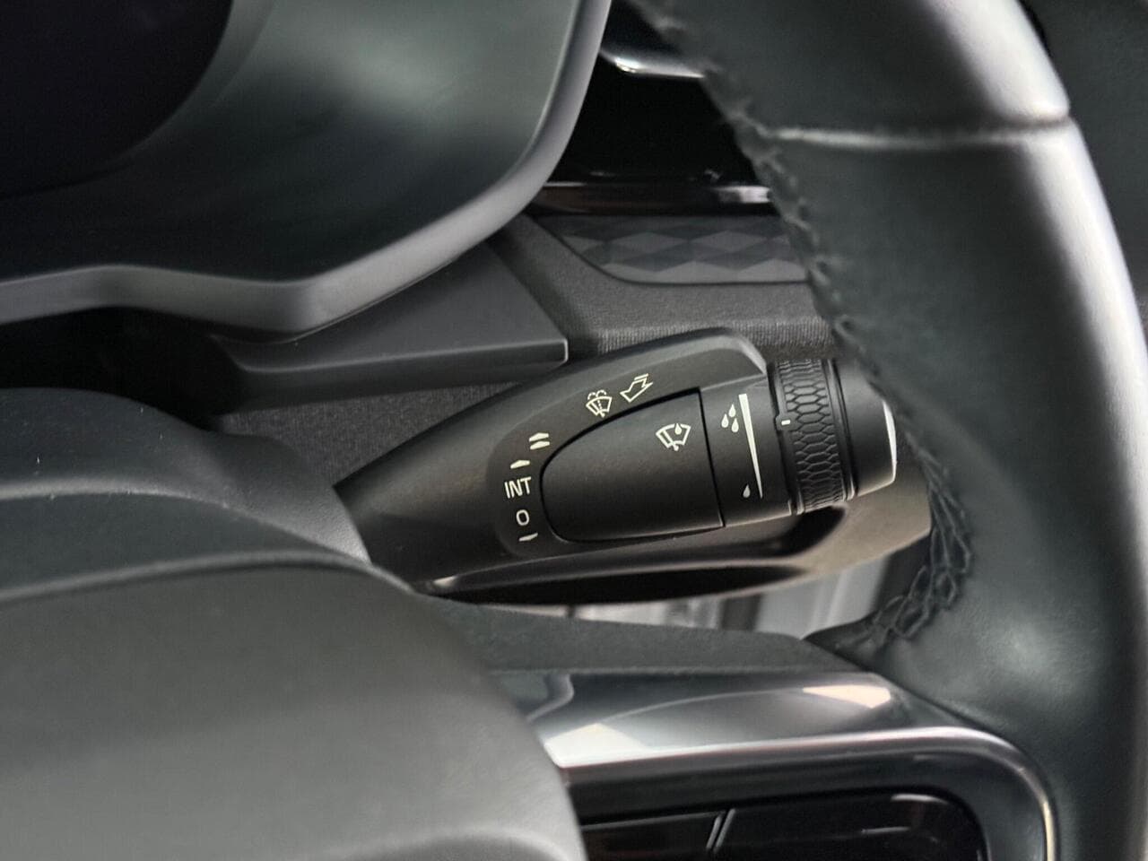 Polestar Polestar 2 thumbnail Misc Controls