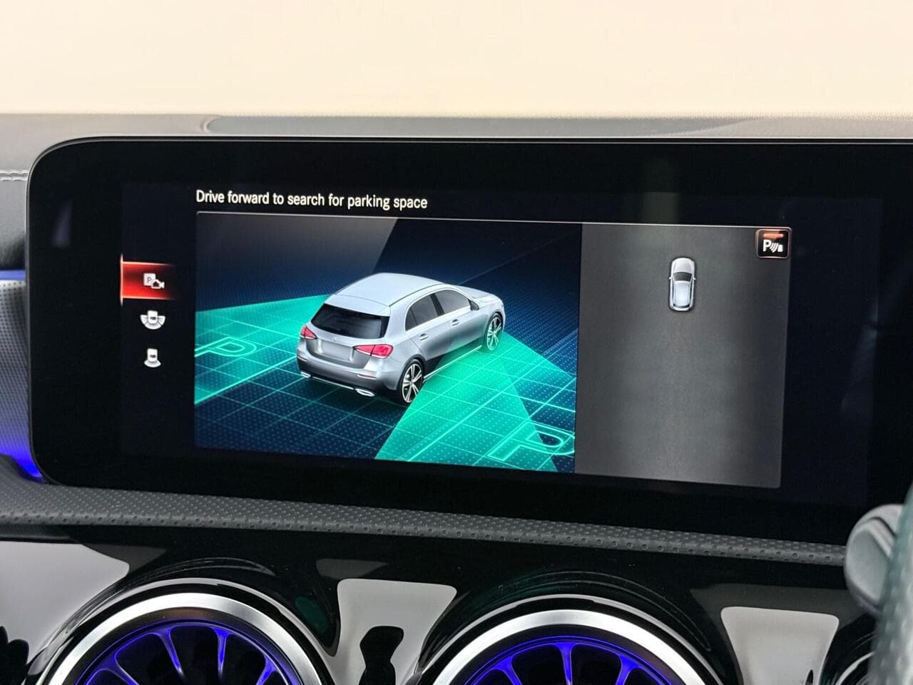 Mercedes-Benz A Class thumbnail Infotainment System