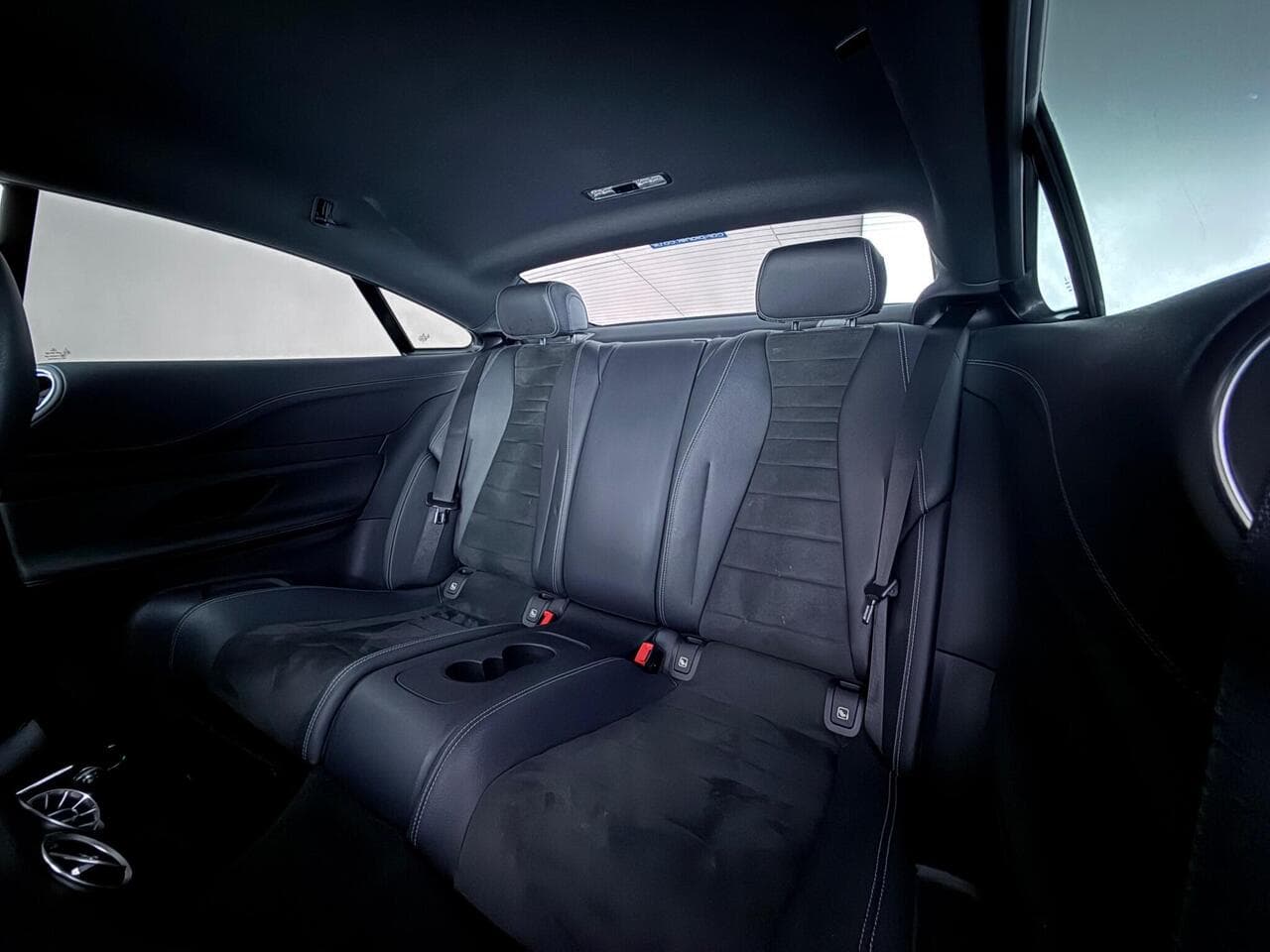Mercedes-Benz E Class thumbnail Seats Rear