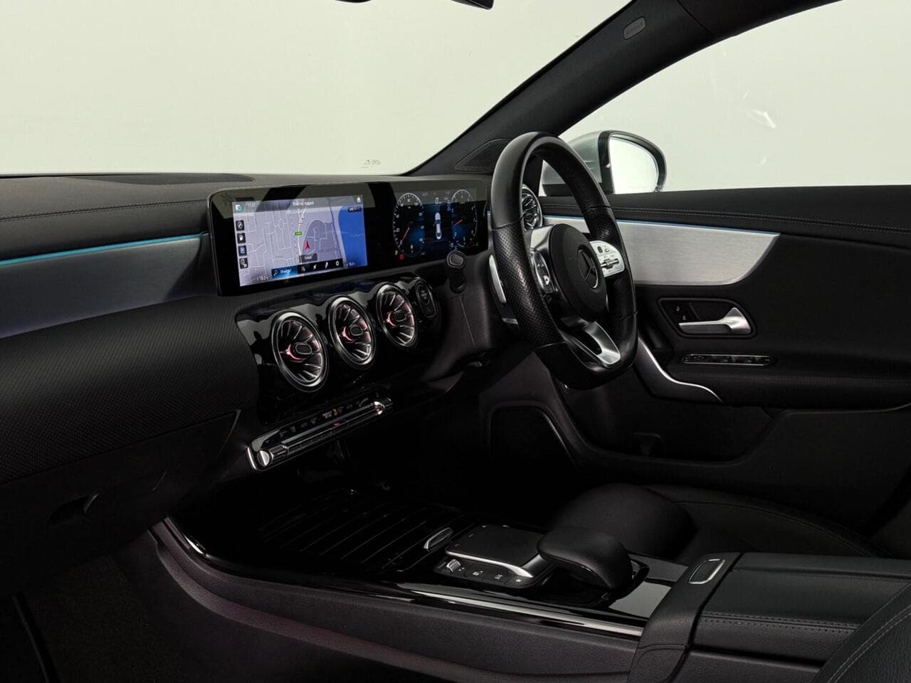 Mercedes-Benz CLA thumbnail Interior Front