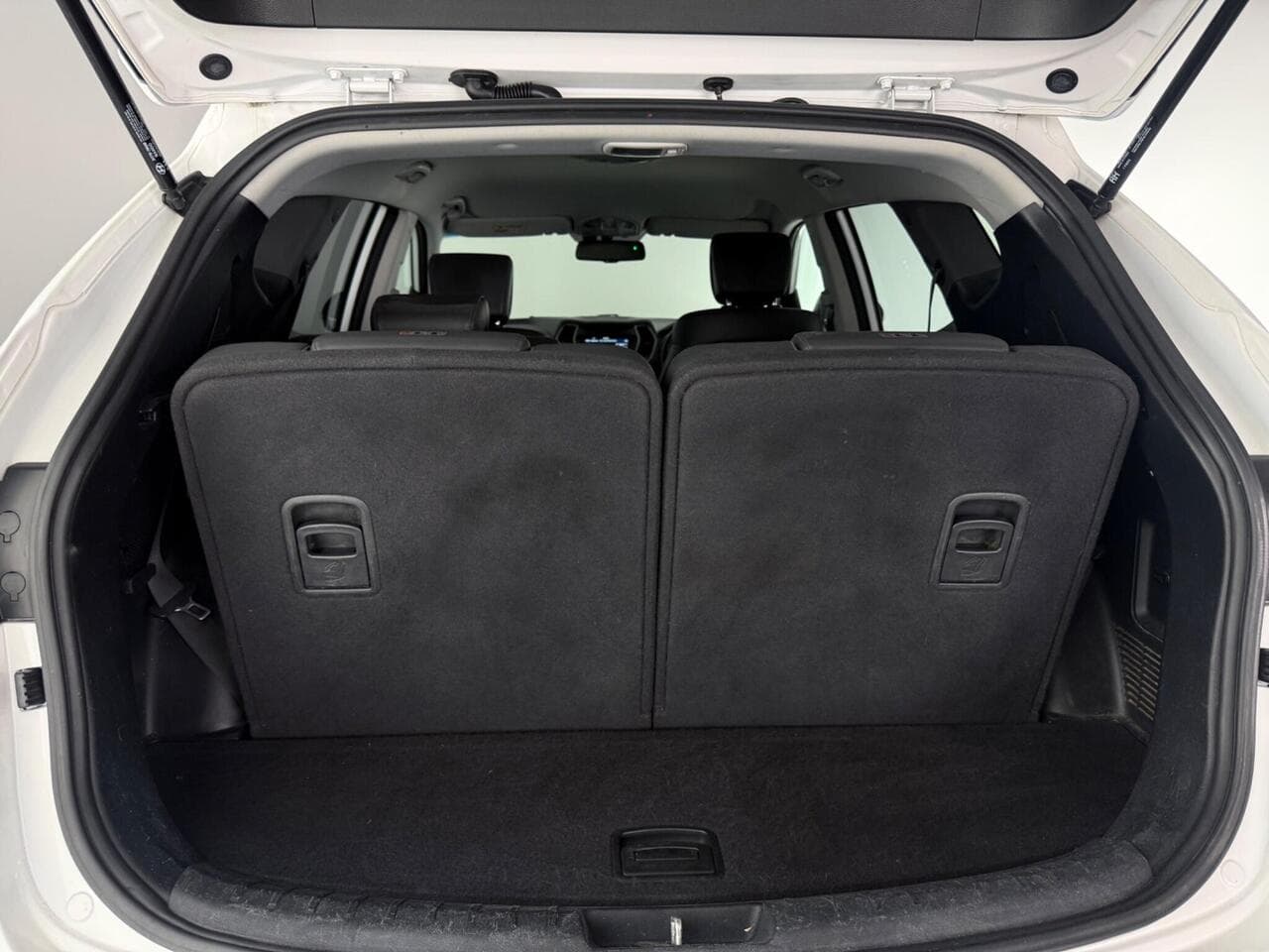 Hyundai Santa Fe thumbnail Boot